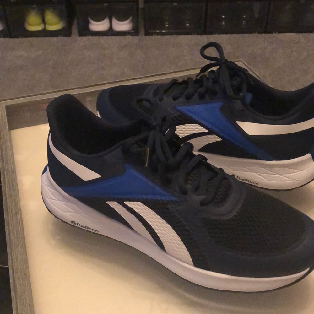 Men’s Reebok sneakers